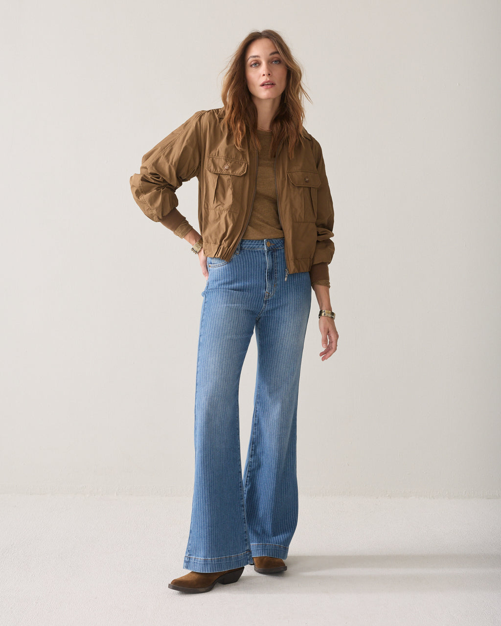 Stone-wash flared jeans