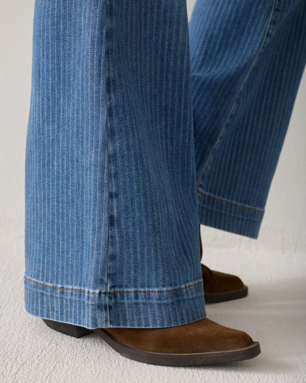 Stone-wash flared jeans