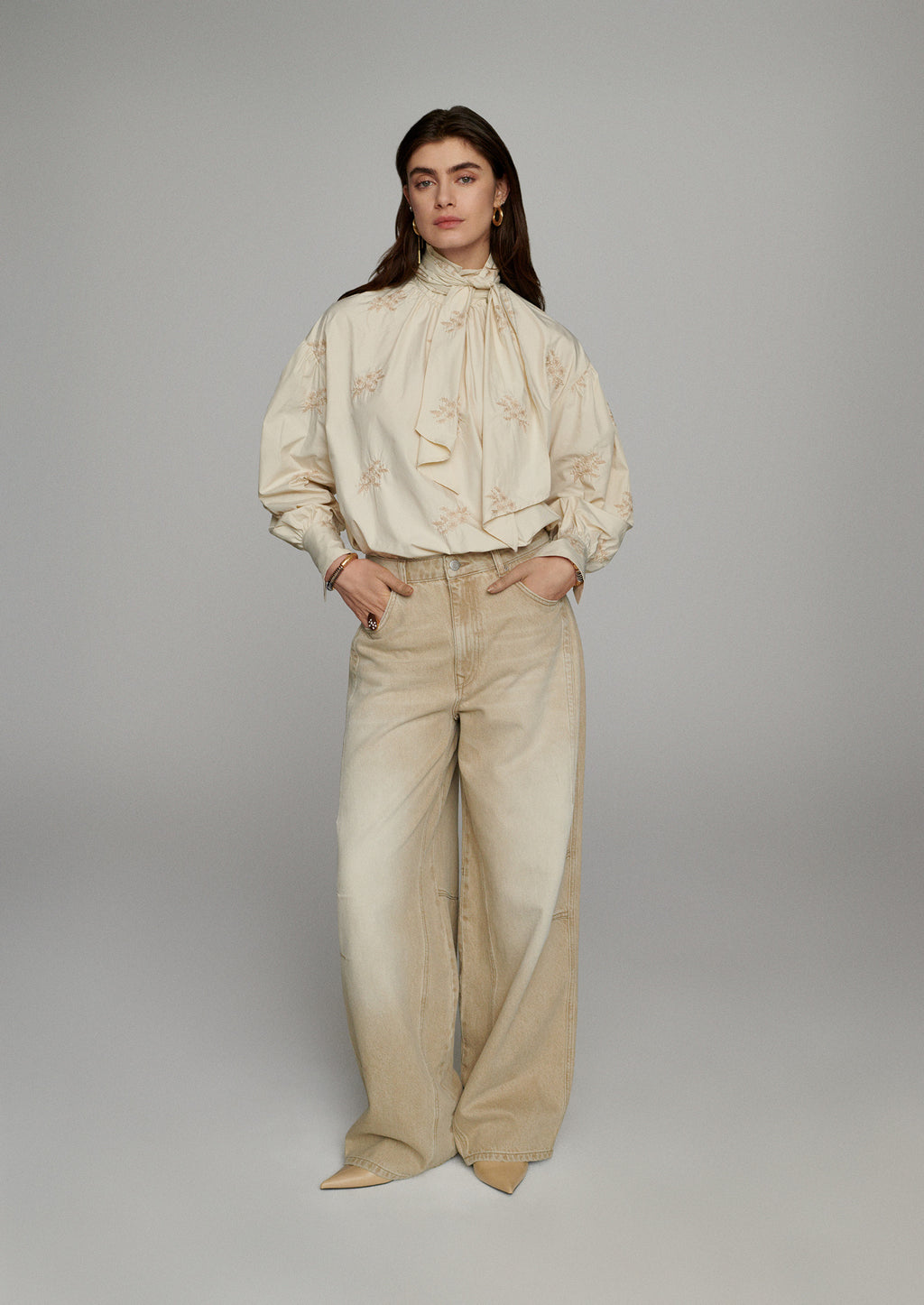 Barrel-fit jeans in greige