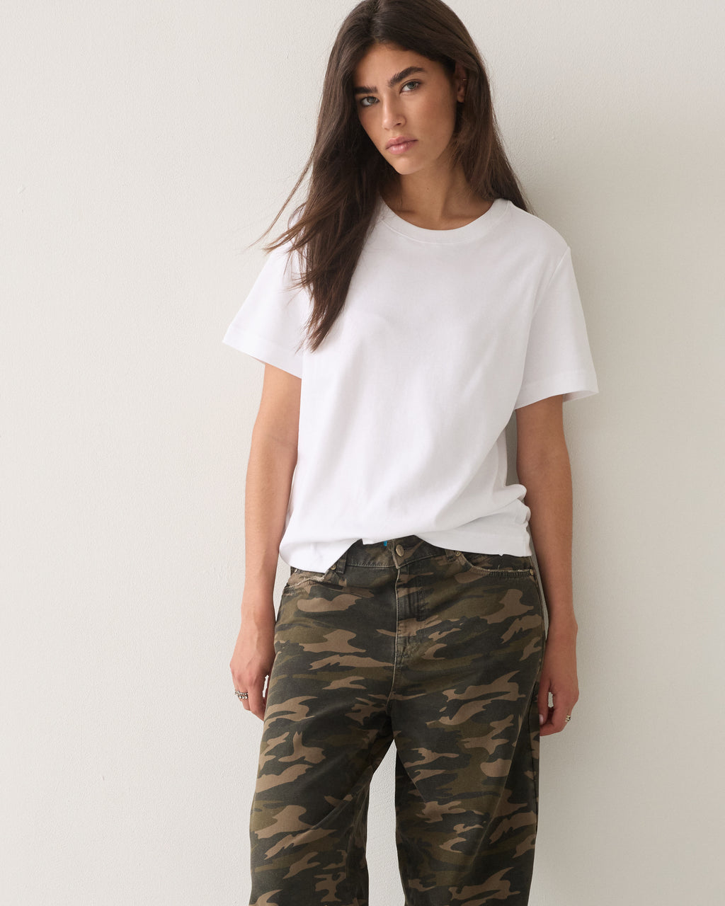 Barrel-fit trousers with camouflage print