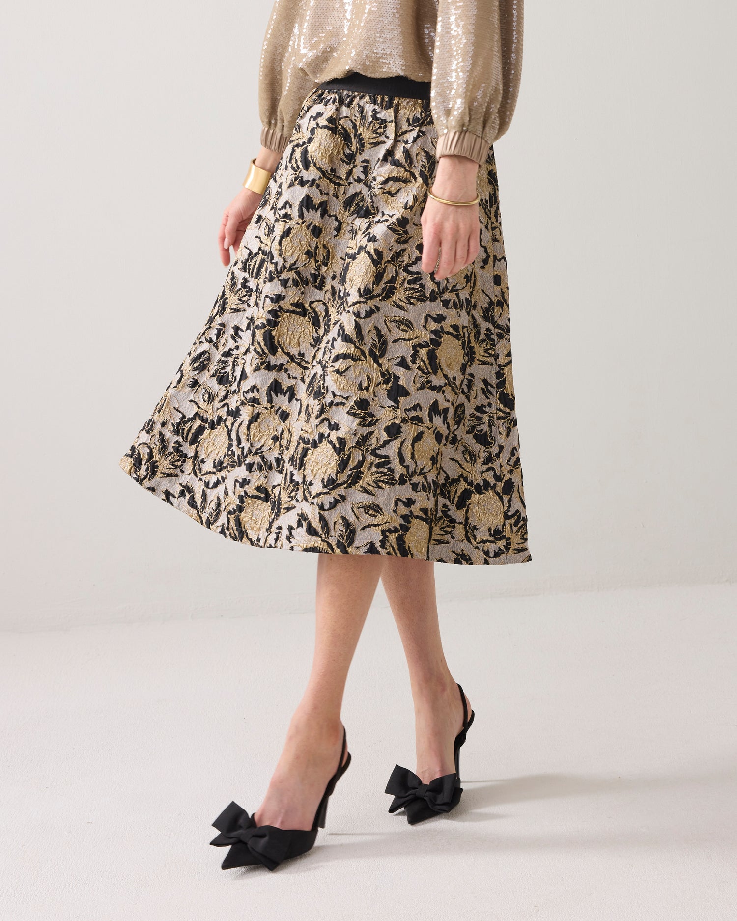 Fancy A-line skirt in jacquard fabric