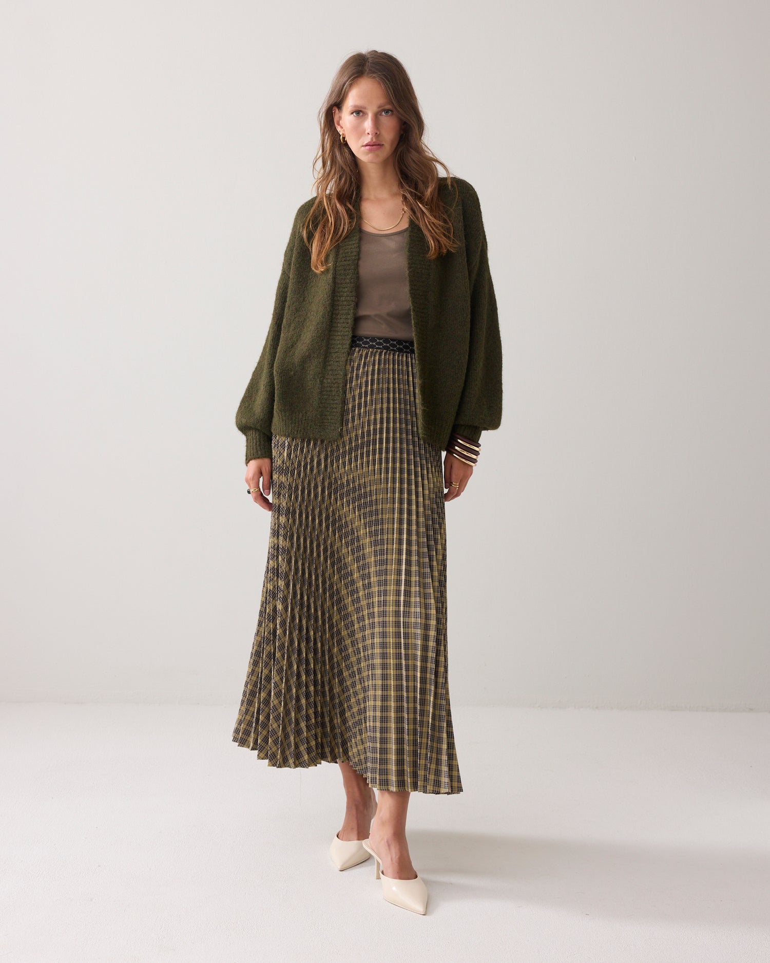 Soft cardigan with puff sleeves