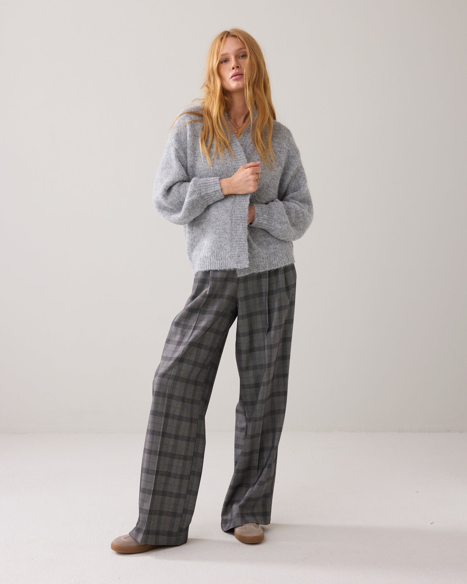 Soft cardigan with puff sleeves