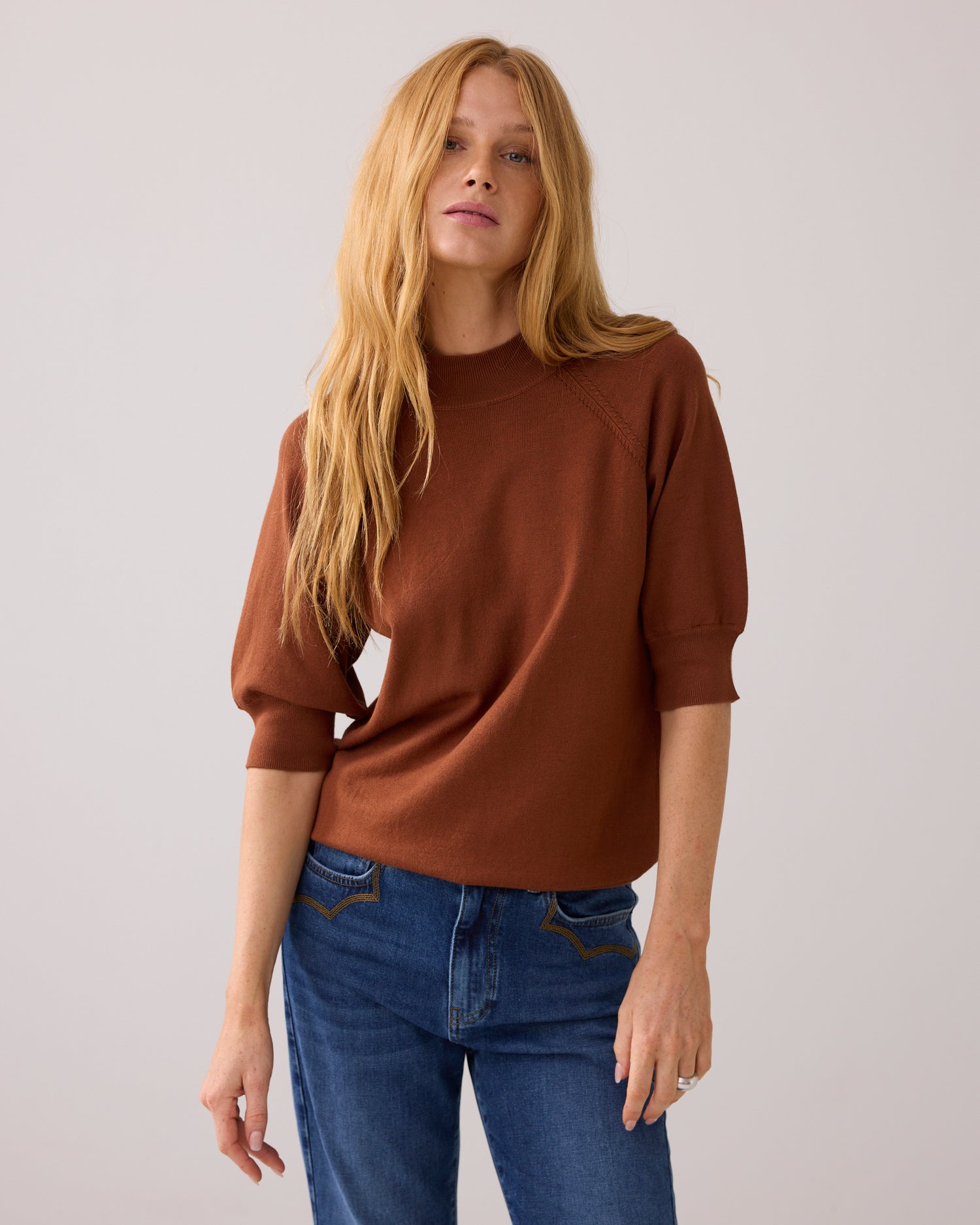 Jumper with short puff sleeve