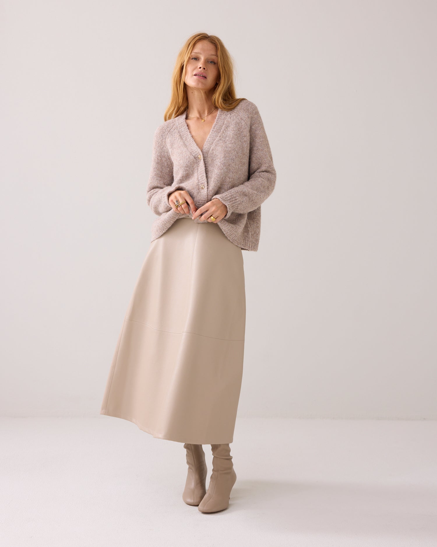 Oversized Strickjacke mit fancy Knöpfen