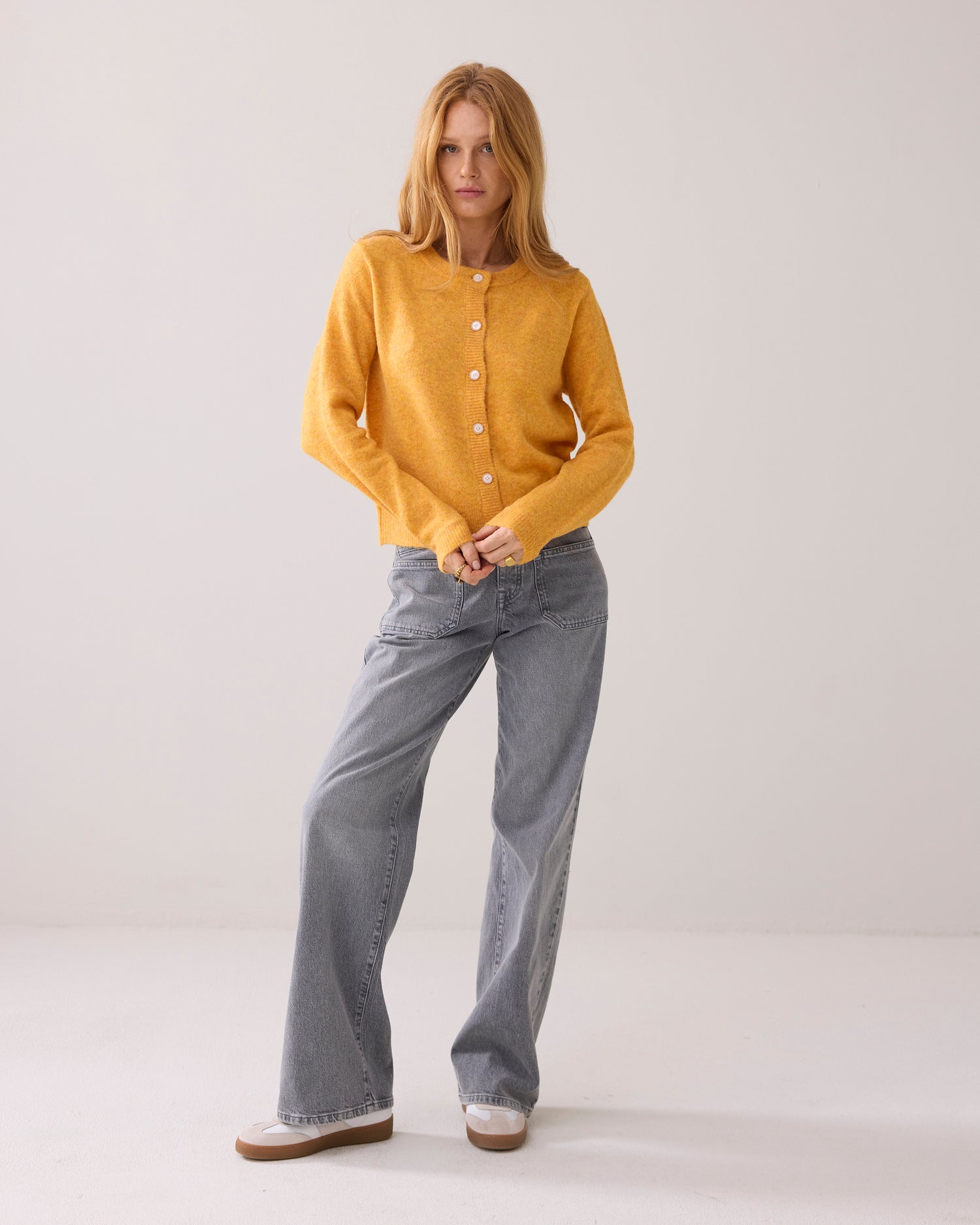 Strickjacke mit fancy Knöpfen