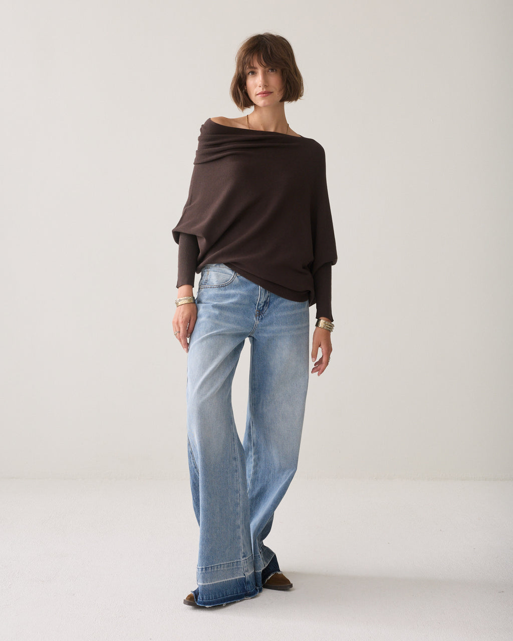 Pull asymétrique tricoté sans coutures