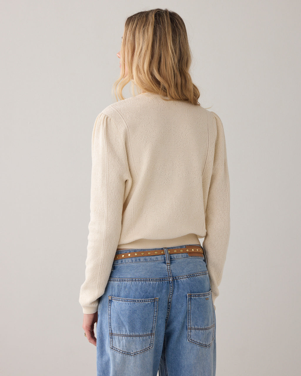 Cardigan tricoté avec motif de dentelle