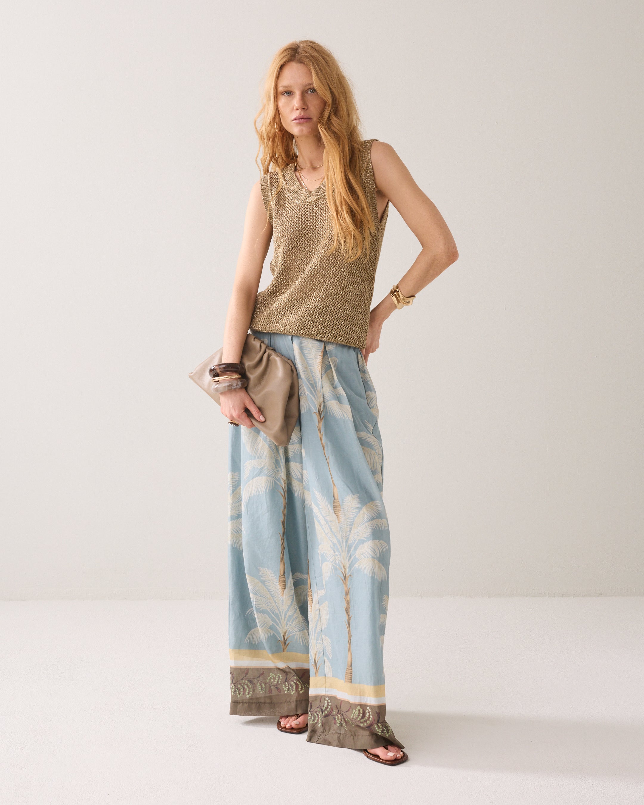 Sleeveless knit top