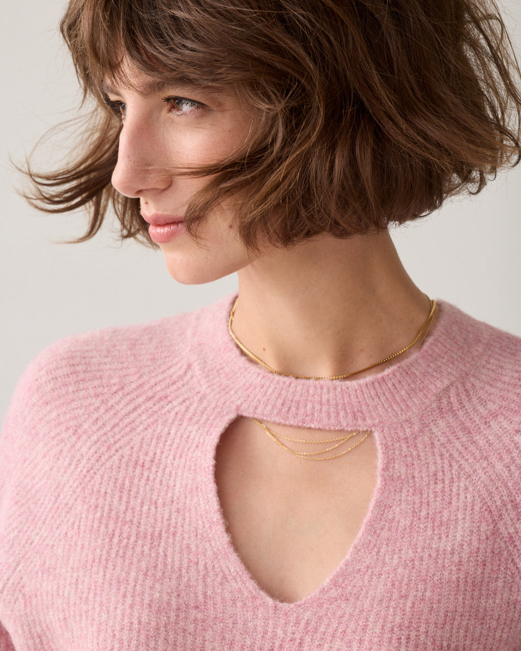 Pull à encolure ajourée