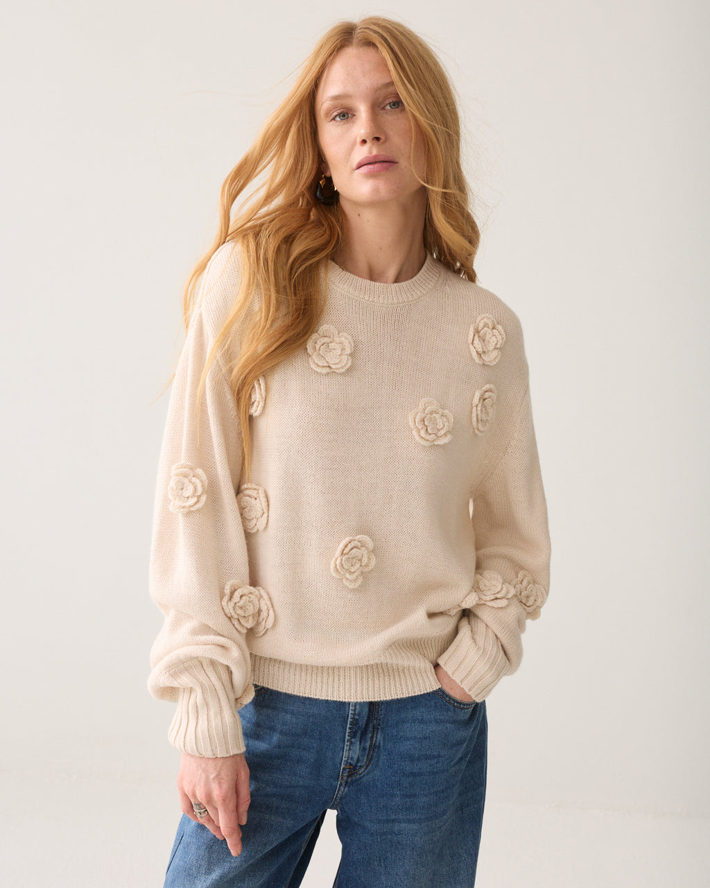 Sweater met geborduurde bloemen