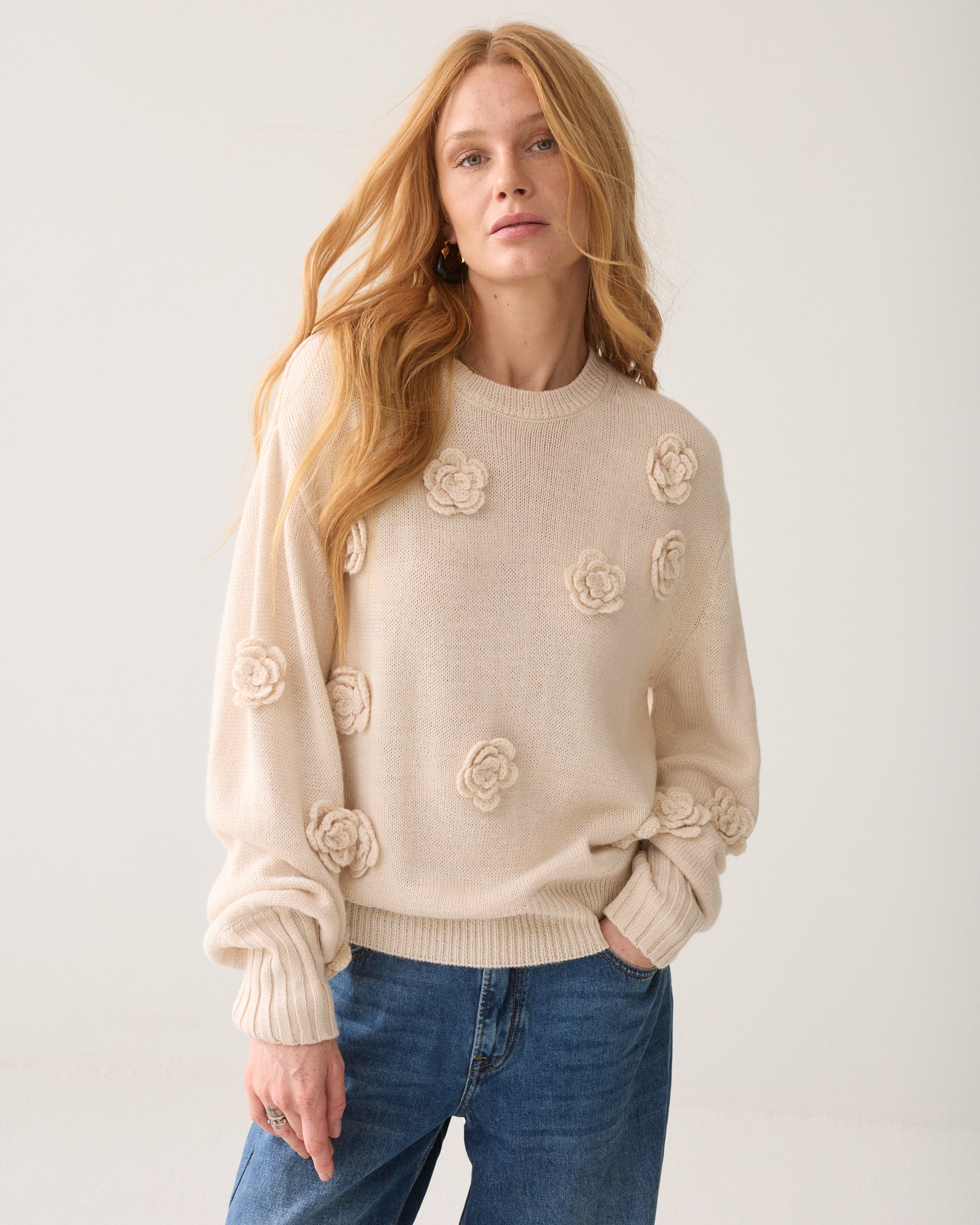 Sweater met geborduurde bloemen