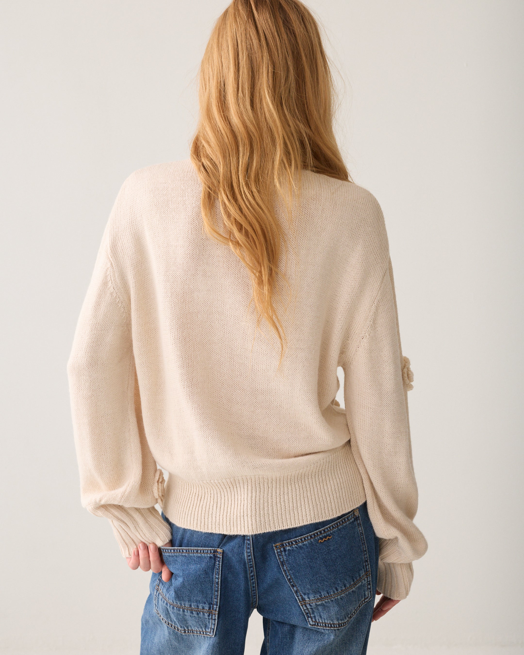 Sweater met geborduurde bloemen
