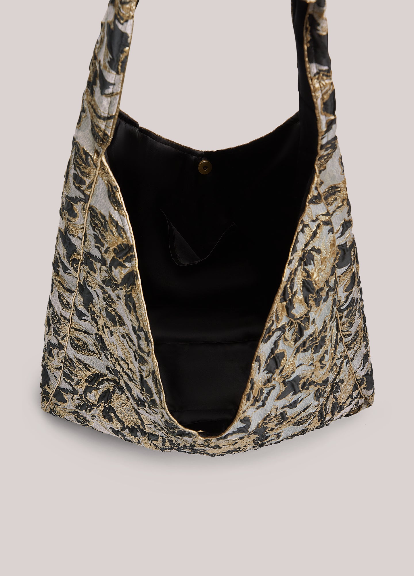 Shoulder bag in baroque jacquard