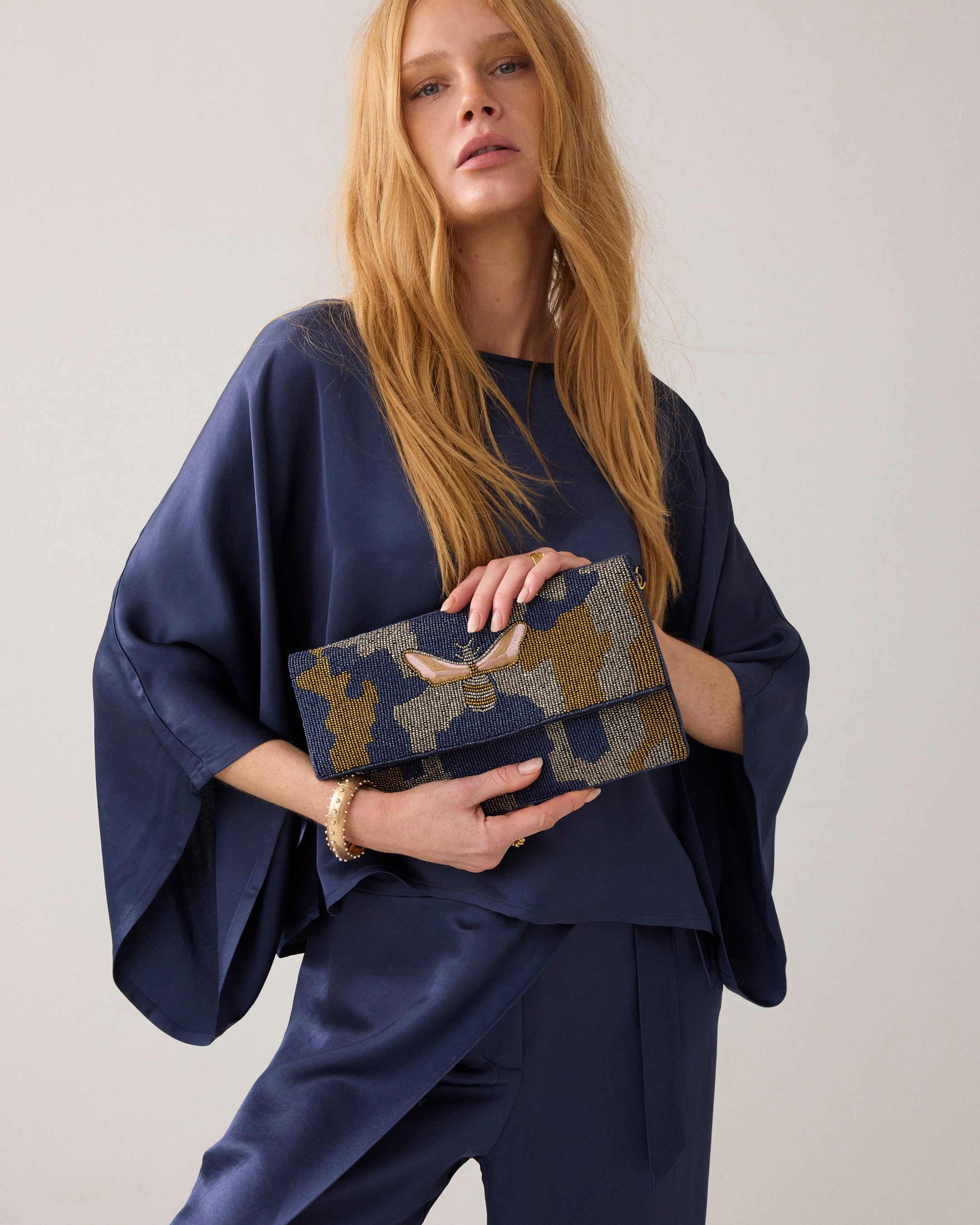 Clutch mit Perlen