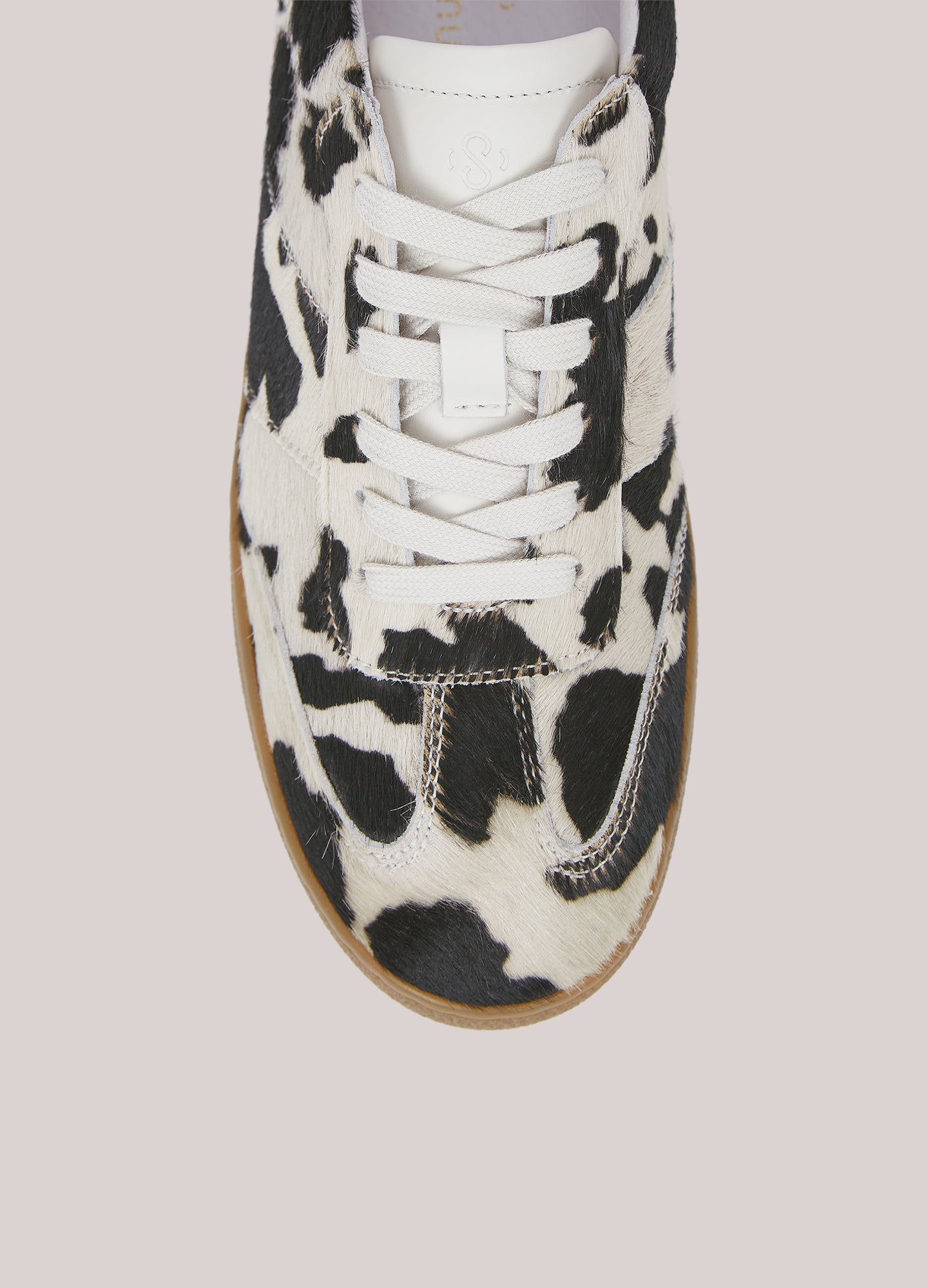 Sneakers en cuir façon vache