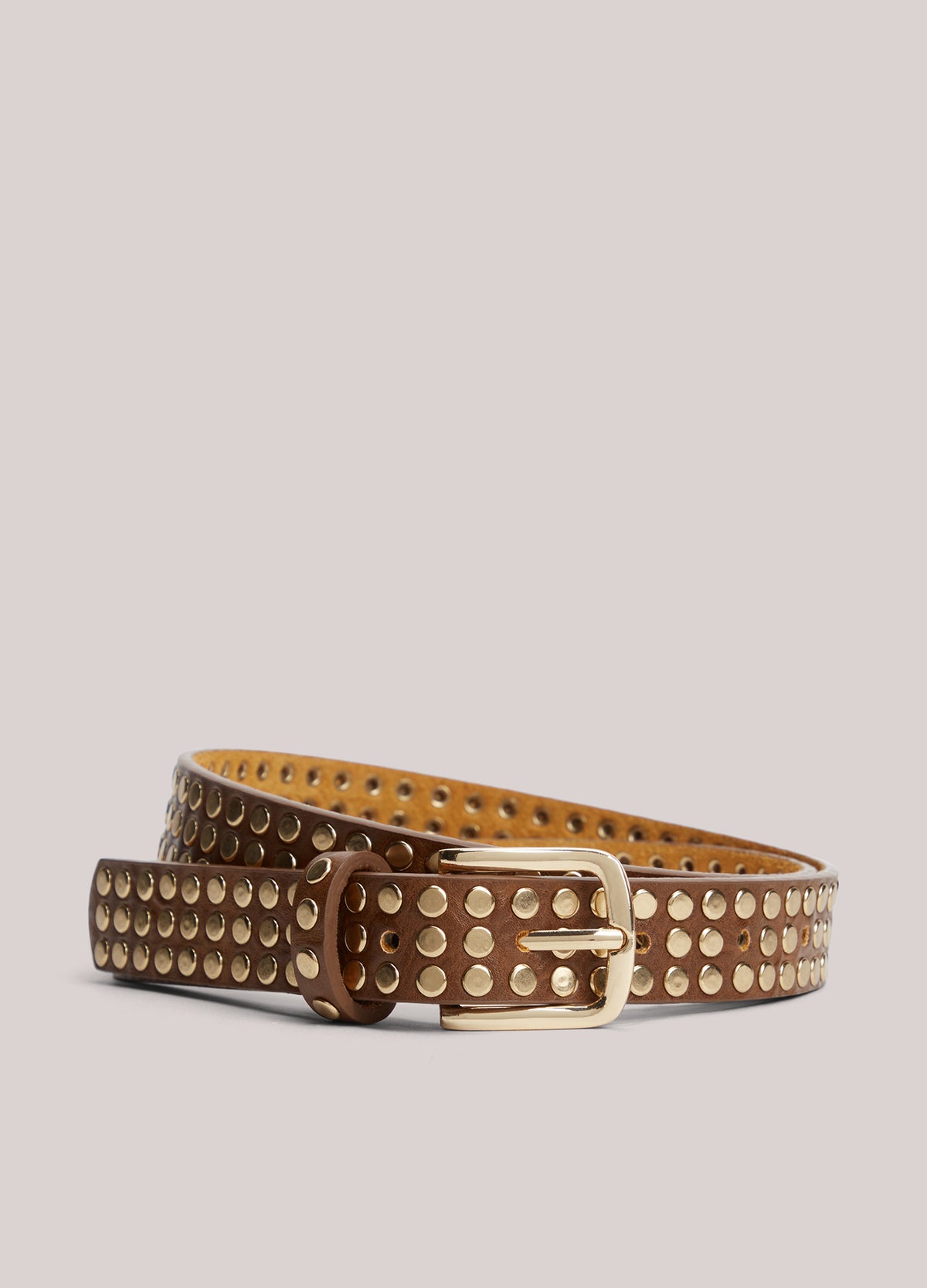 Ceinture en cuir avec des clous