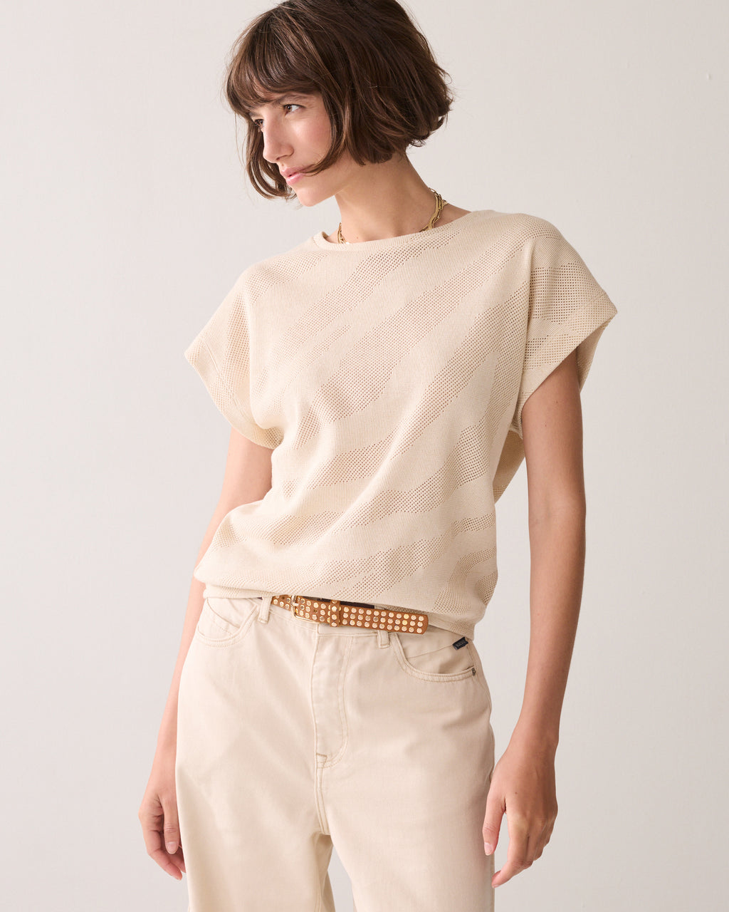 Ceinture en cuir avec des clous