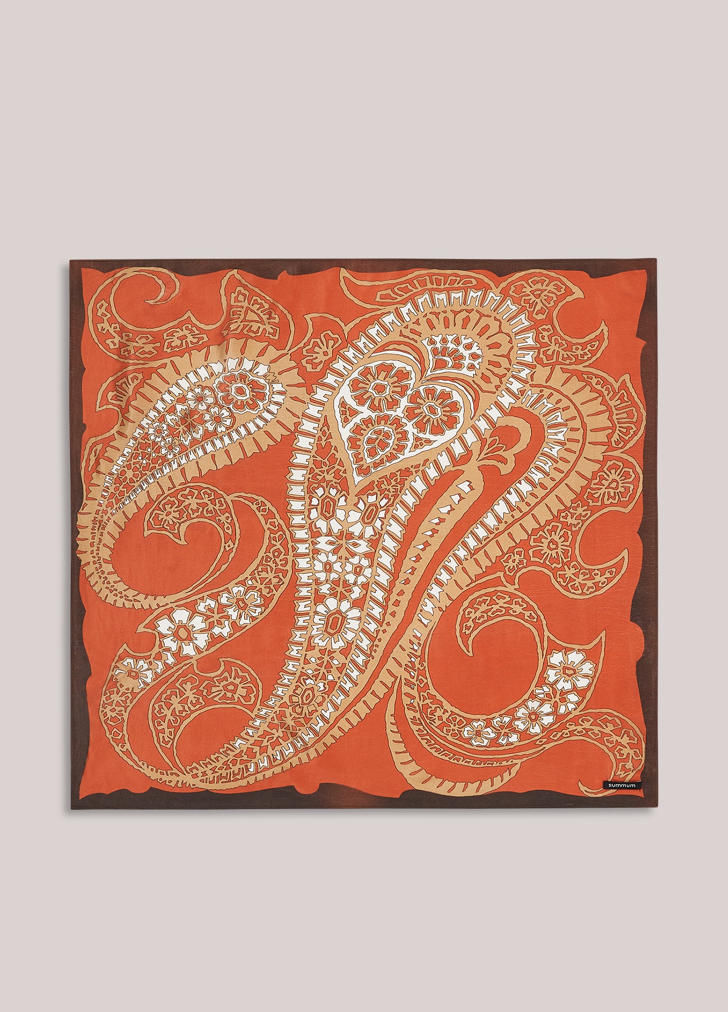 Satijnen sjaal met paisleyprint