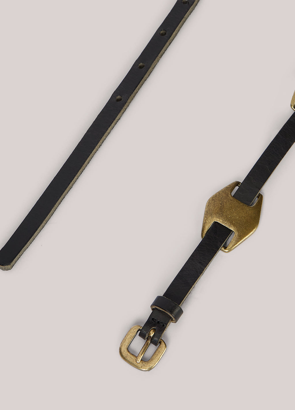 Ceinture étroite avec boucle ornementale