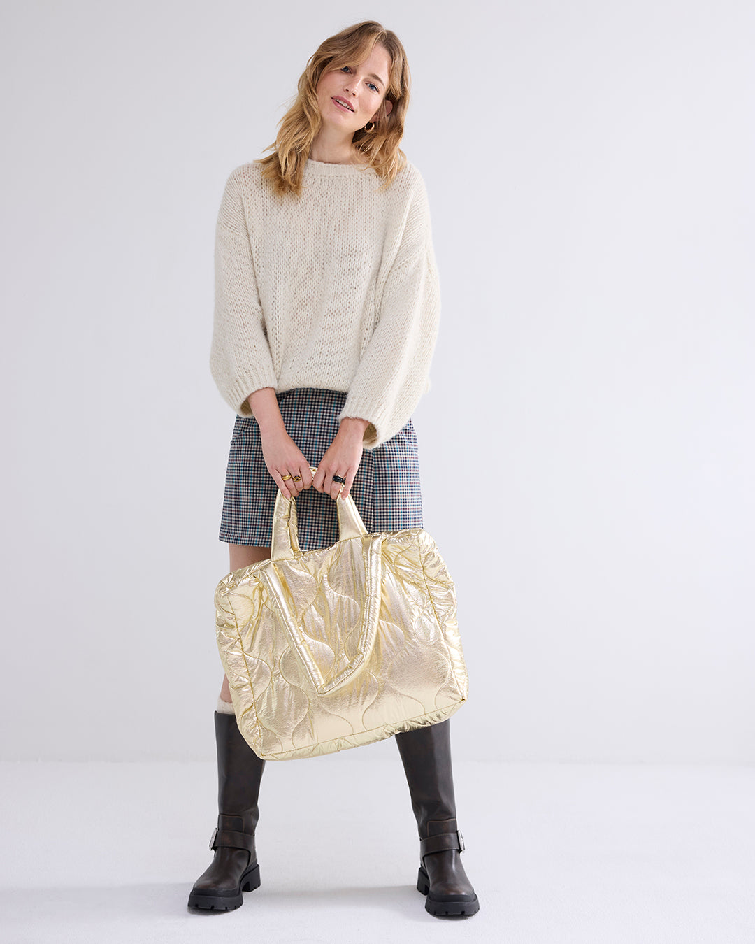 Metallic puff bag