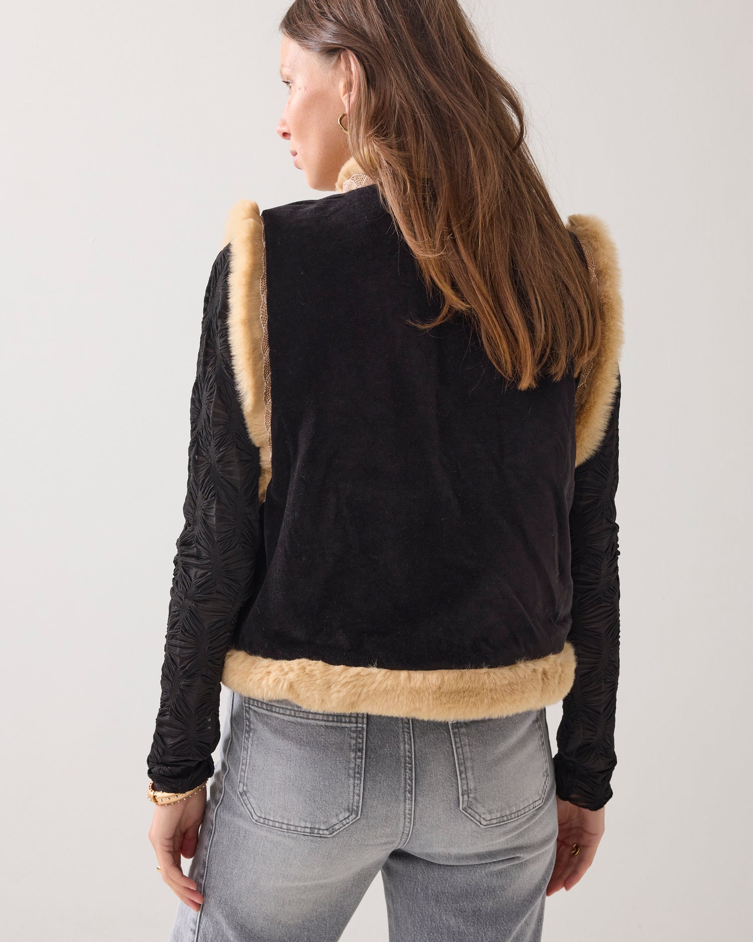 Velvet gilet with faux fur