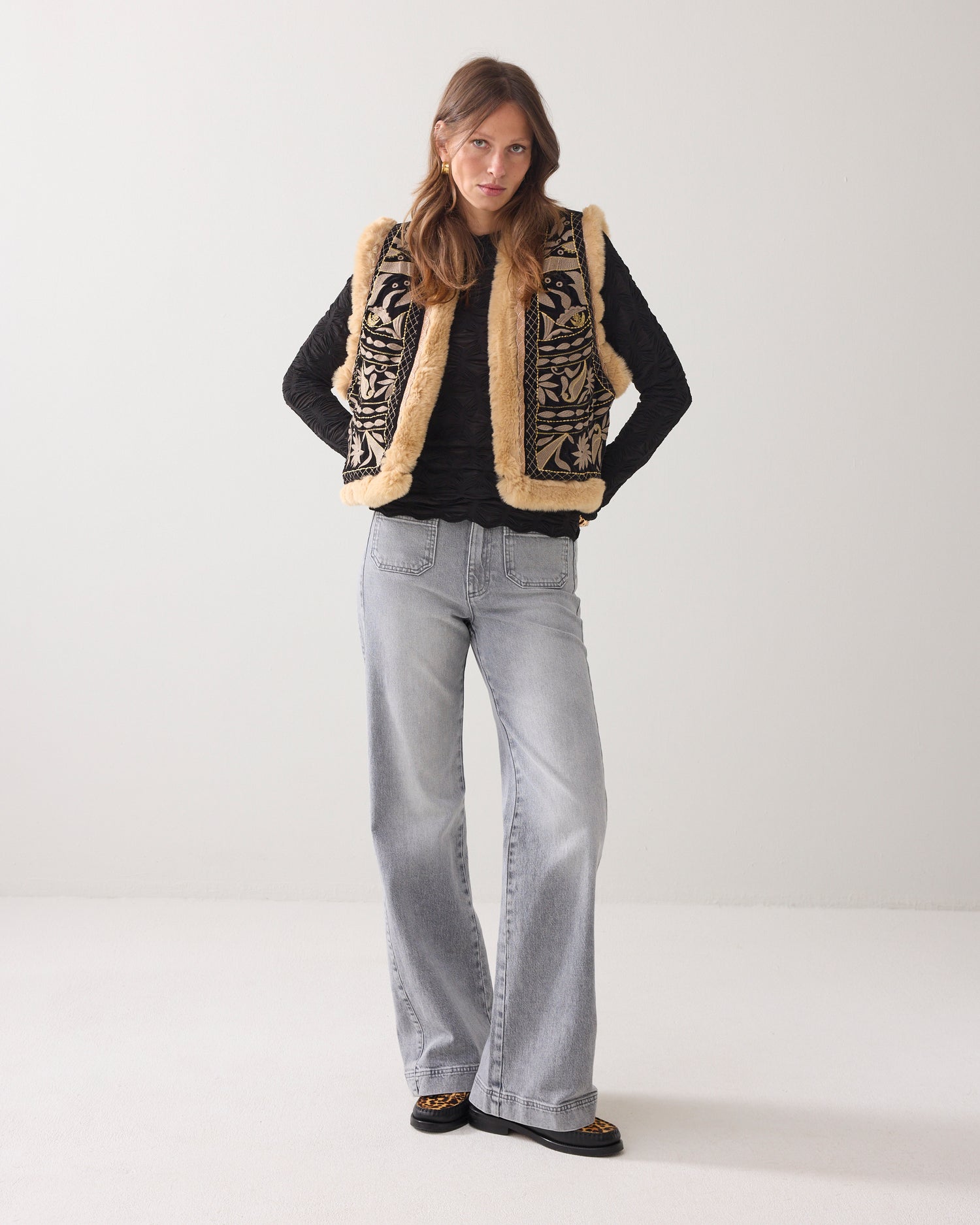 Velvet gilet with faux fur