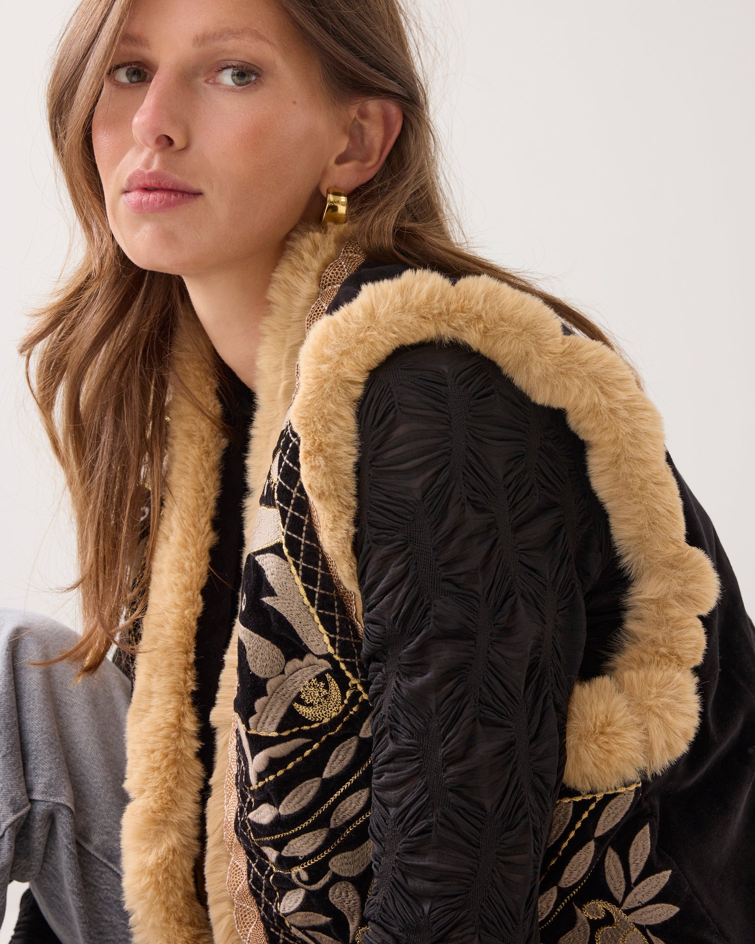 Velvet gilet with faux fur