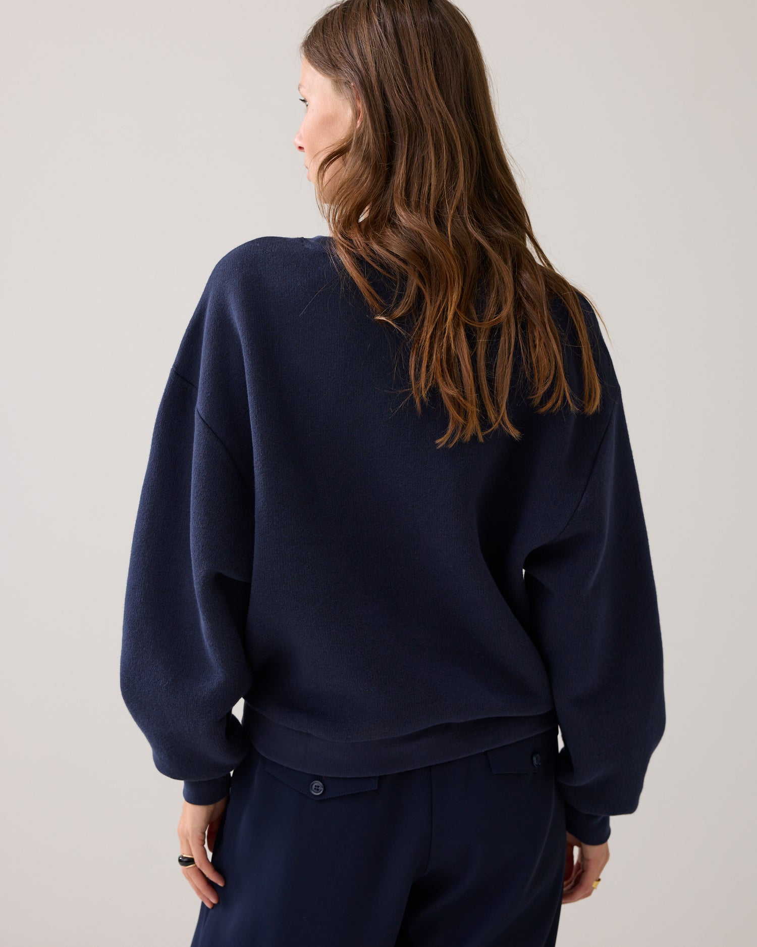 Casual sweater met strass logo