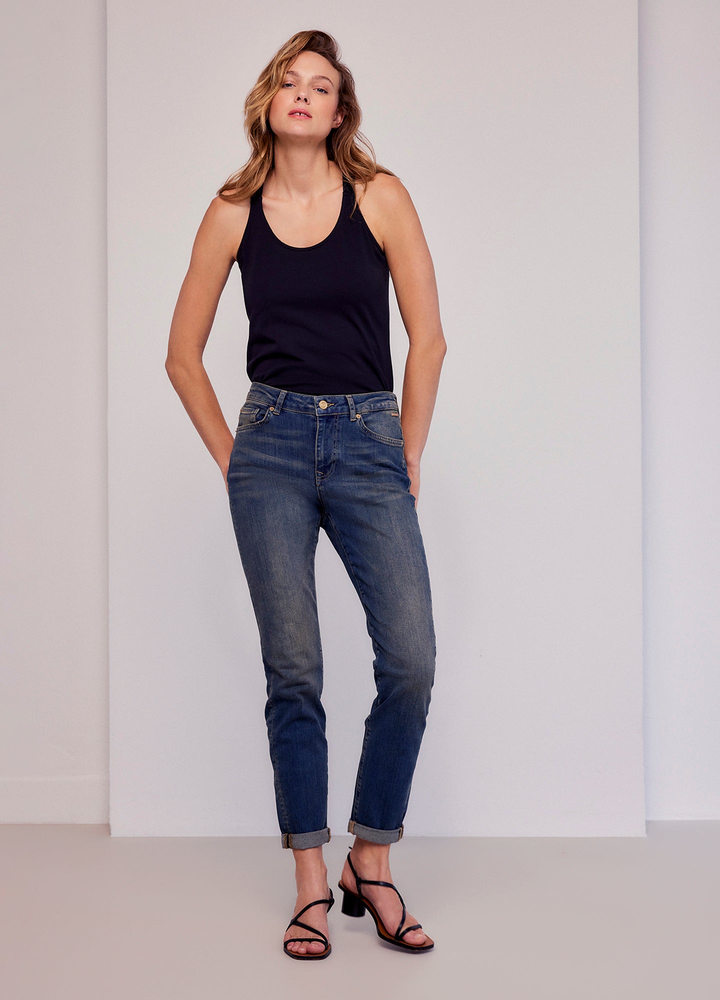 Skinny Blue Daze Nova