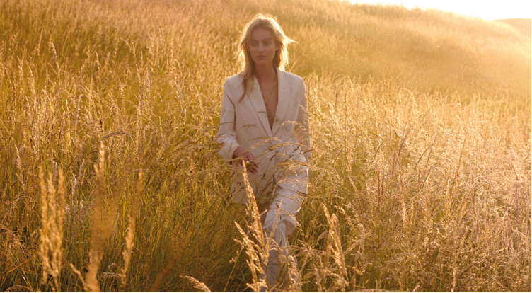 <p>FROM CITY TO COAST</p>