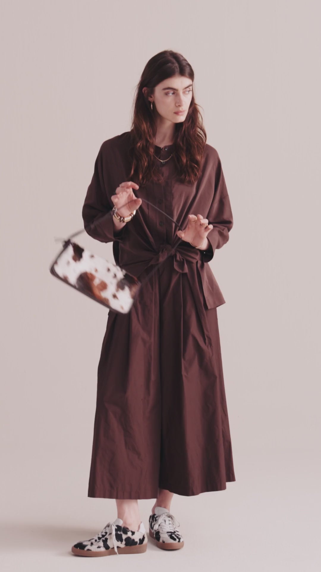 Glanzende wear-your-way overhemdblouse