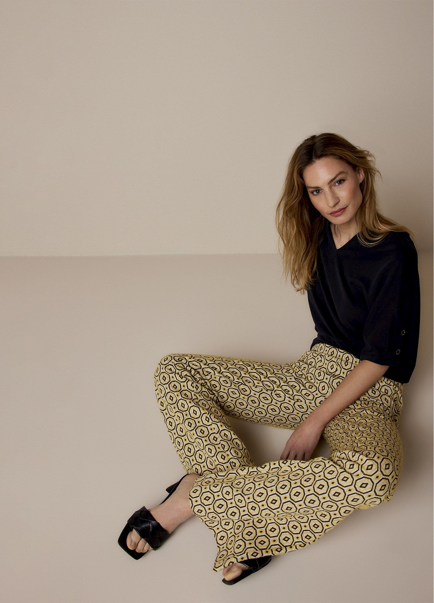 Jacquardpatterned trousers  Green  Ladies  HM IN